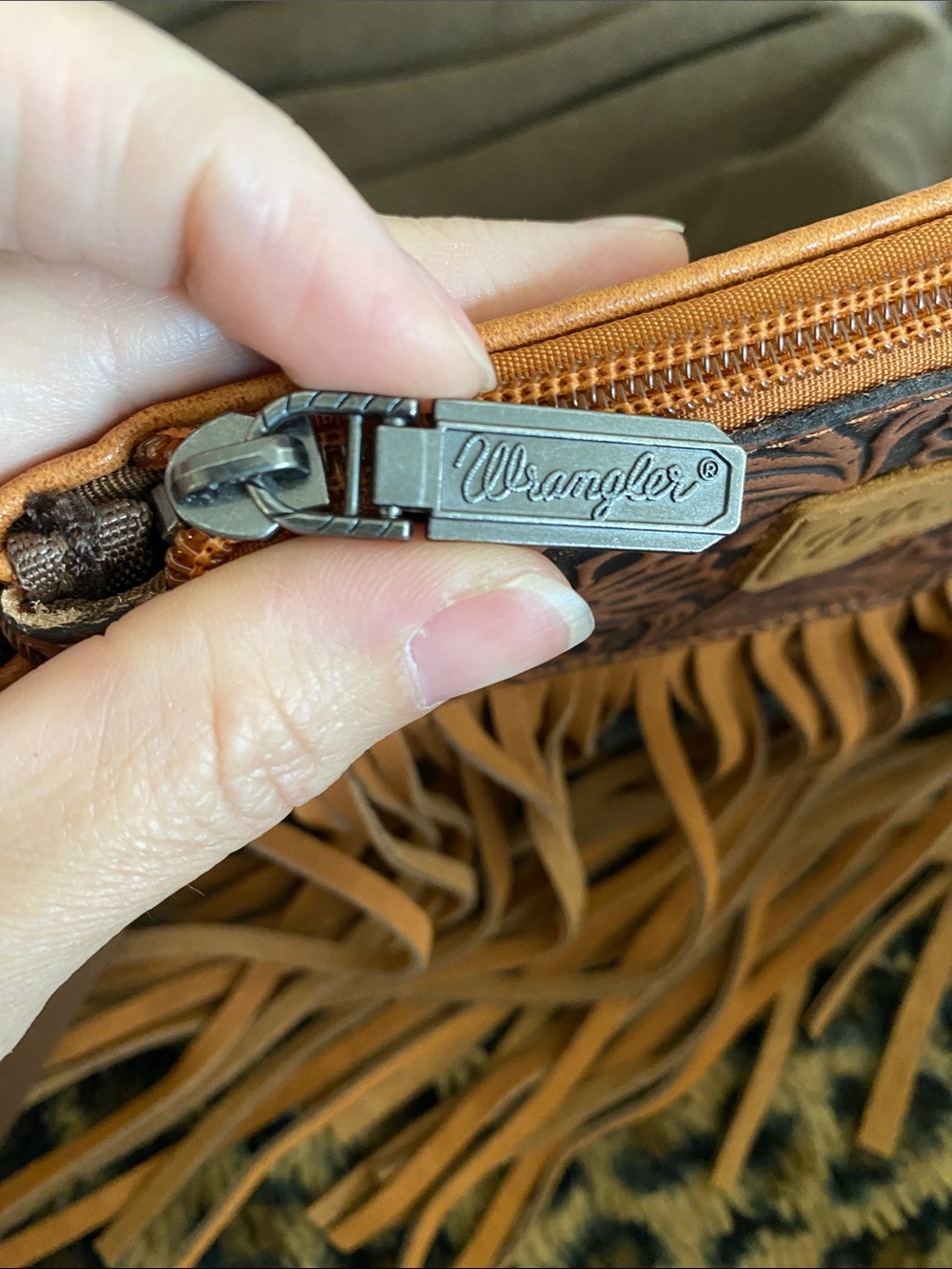 NWT Wrangler Tooled Floral Fringe Convertible Crossbody Wristlet Bag - Picture 9 of 10
